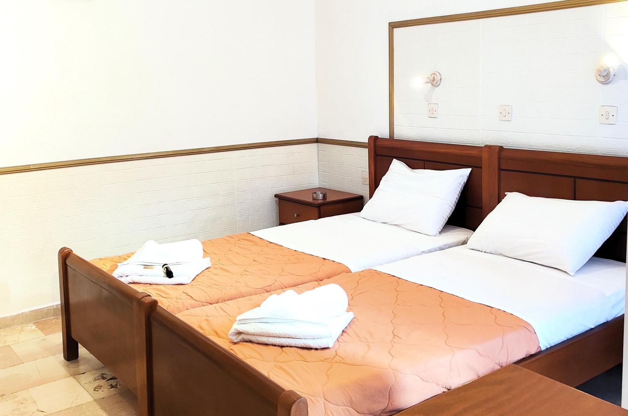 Eleni Apartments Sant George Beach 圣乔治斯 外观 照片
